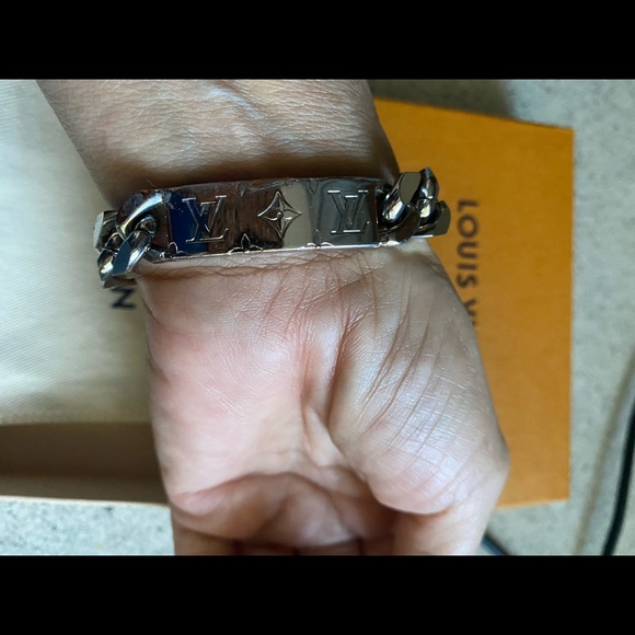 Louis Vuitton SS bracelet w original box only - Picture 7 of 16